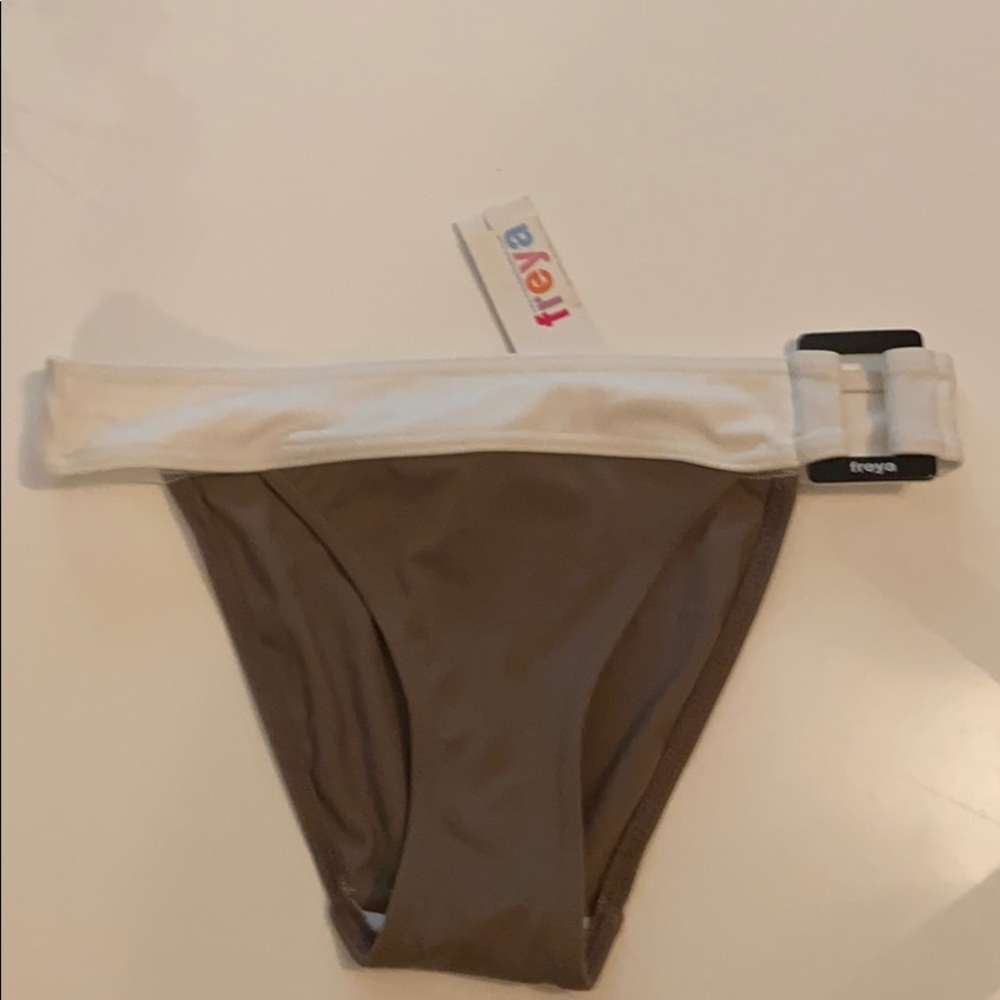 Freya size XS